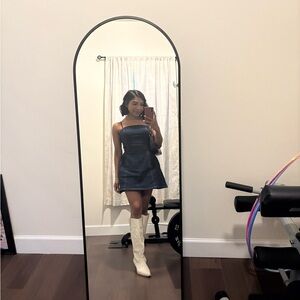 Meet your Posher, Edith